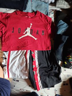Boys size medium top shorts large Jordans