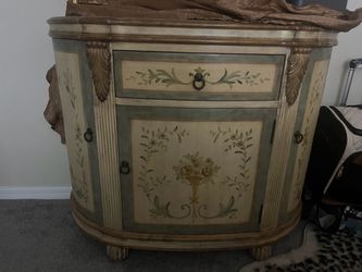 Foyer/hallway Vintage Cabinet
