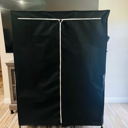 Portable closet