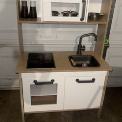 Play kitchen