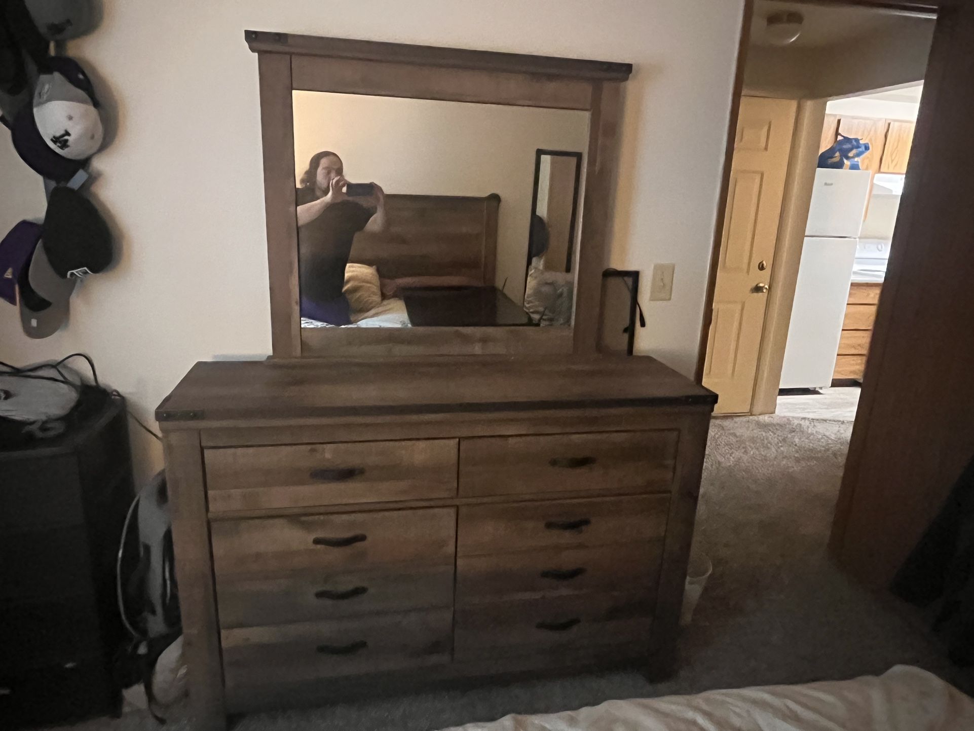 Queen Size Bed With Bedroom Set.