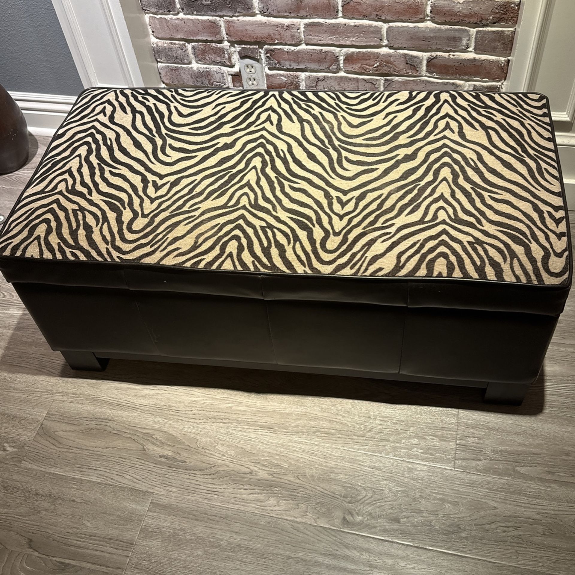 Storage Chest Stool w/Soft Close Hinges Zebra Print