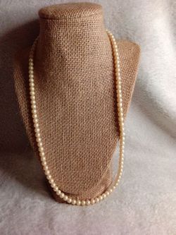 Vintage Cream Pearl Beaded Necklace