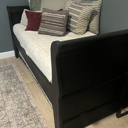 Day Bed - Twin