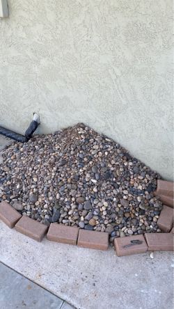 Decoration rocks and bricks