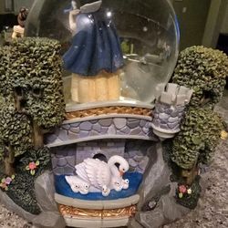 Disney Princess Snow Globe