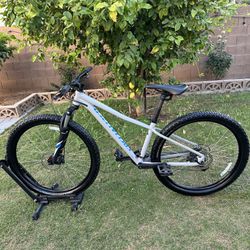 SPECIALIZED PITCH, 27.5 INCH MOUNTAIN BIKE, 8X2 SPEED, HYDRAULIC DISK BRAKE, SR SUNTOUR FRONT SUSPENSION, SHIMANO TOURNEY COMPENENTS, LIKE BRAND NEW