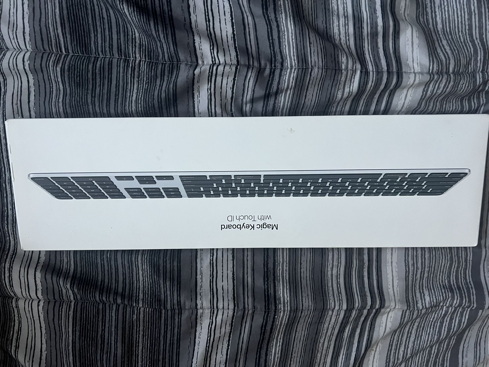 Apple Keyboard