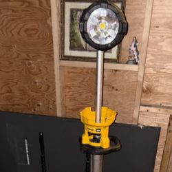 Dewalt Stand Light