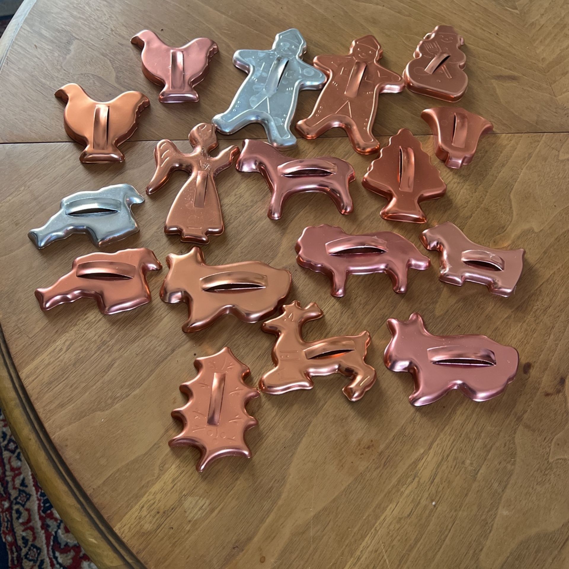 17. Beautiful Brand New Cookie Cutters/Shapers