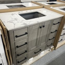 Bathroom vanity cabinet 42” solid mango Quartz top with sink and backsplash 