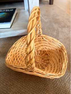 Wicker basket w/ handle