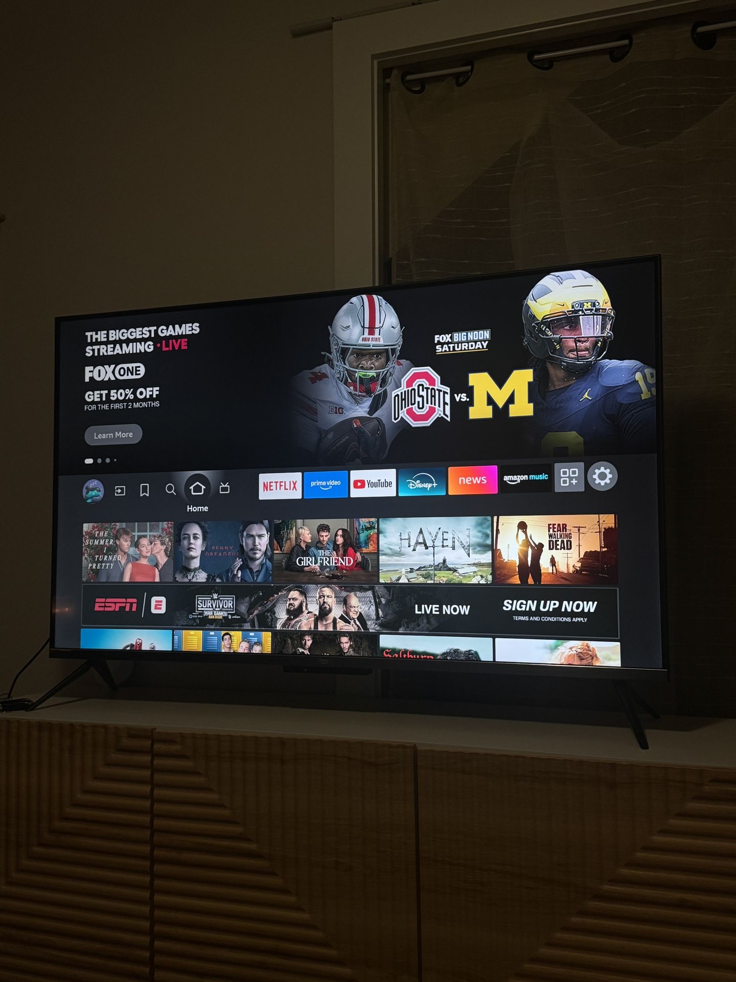 55” Smart Fire TV Omni - LIKE NEW - 4K UHD, QLED, Alexa Enabled