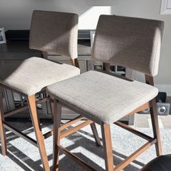 Set of 2 Modern Upholstered Bar Stools – Solid Wood Legs