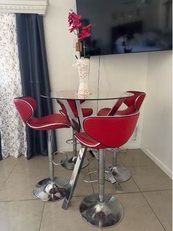Round Table 4 chairs