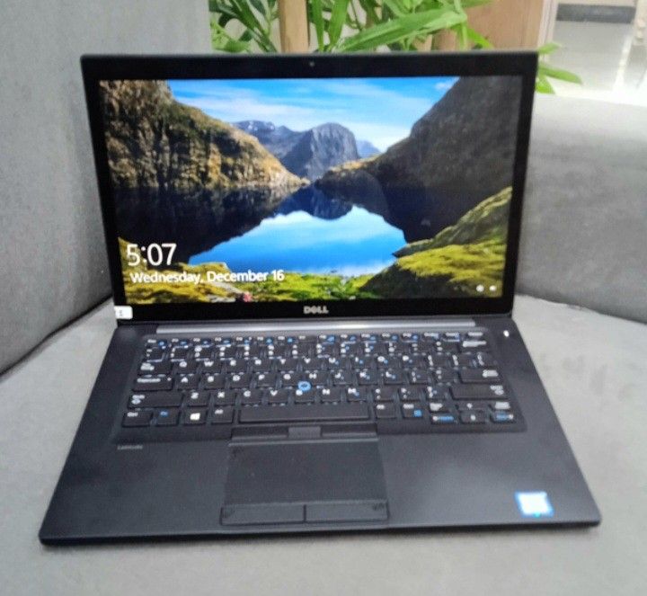 Touchscreen 2560x1440 2K LCD Dell Latitude Laptop Intel Core i5 CPU 8 GB RAM 256 GB SSD Webcam USB C Thunderbolt Port Windows 11 Professional 