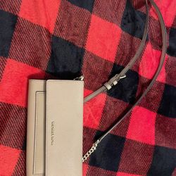 Selling Michael Kors Purse For $40