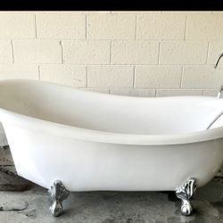 Clawfoot Tub 