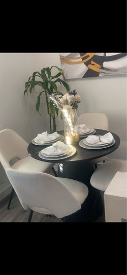 35” Modern Boucle Dining Set – Black Round Table + 4 Cream Chairs