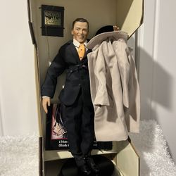 THE FRANKLIN MINT THE FRANK SINATRA MUSICAL PORTRAIT DOLL. Height: 17”