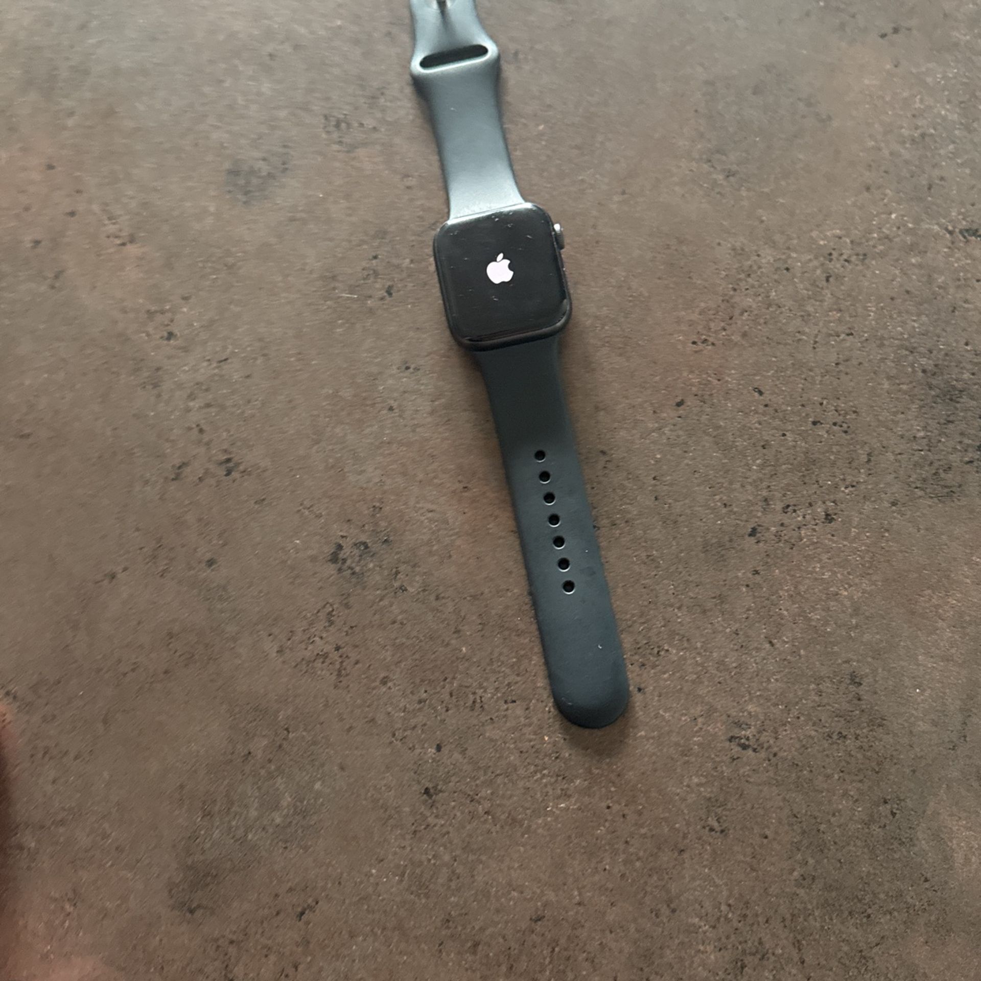 Apple Watch SE 44
