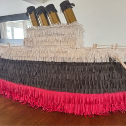Piñata ship - Titanic