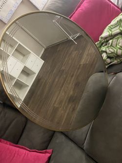 LARGE OVAL MIRROR. $ 10    15 W.   X.  21 L