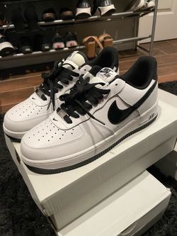 White/Black Air Force 1