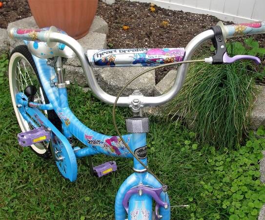 Blue 20 Kent Heart Breaker Girls Bike GS12091 lovely one piece frame great graphics white wall tires. Excellent condition. for Sale in Bristol PA OfferUp
