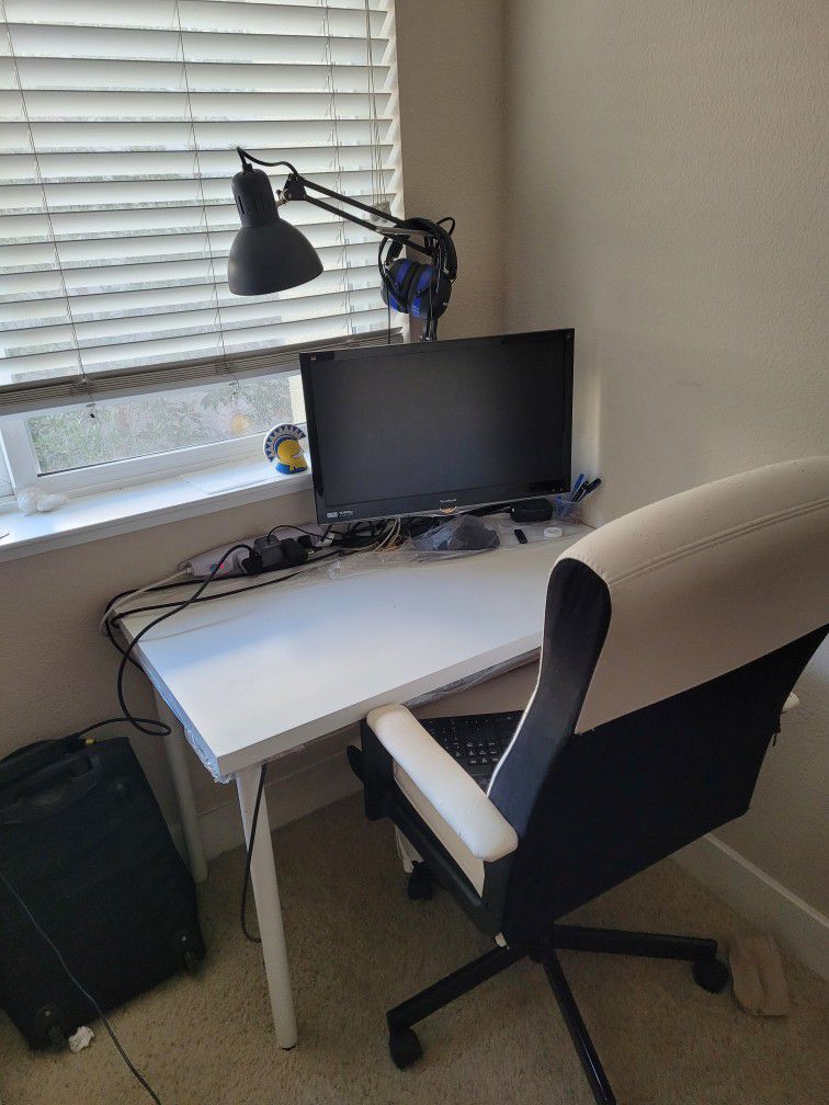Minimal Desk Set