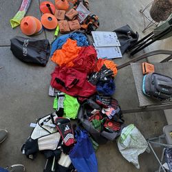 Dos Bolsas De Equipo De Futbol Casacas Conos Guantes Espinilleras Y Más 
