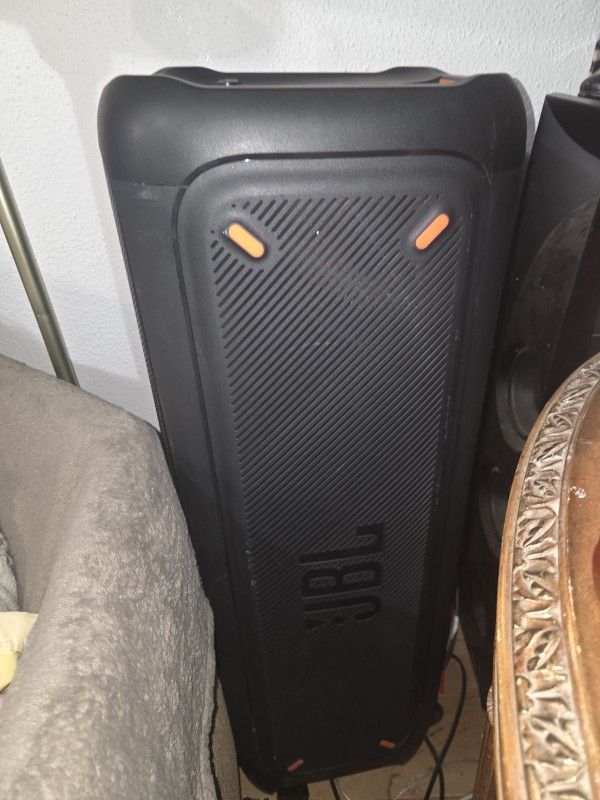 Jbl Wired Speaker Party Box 1000