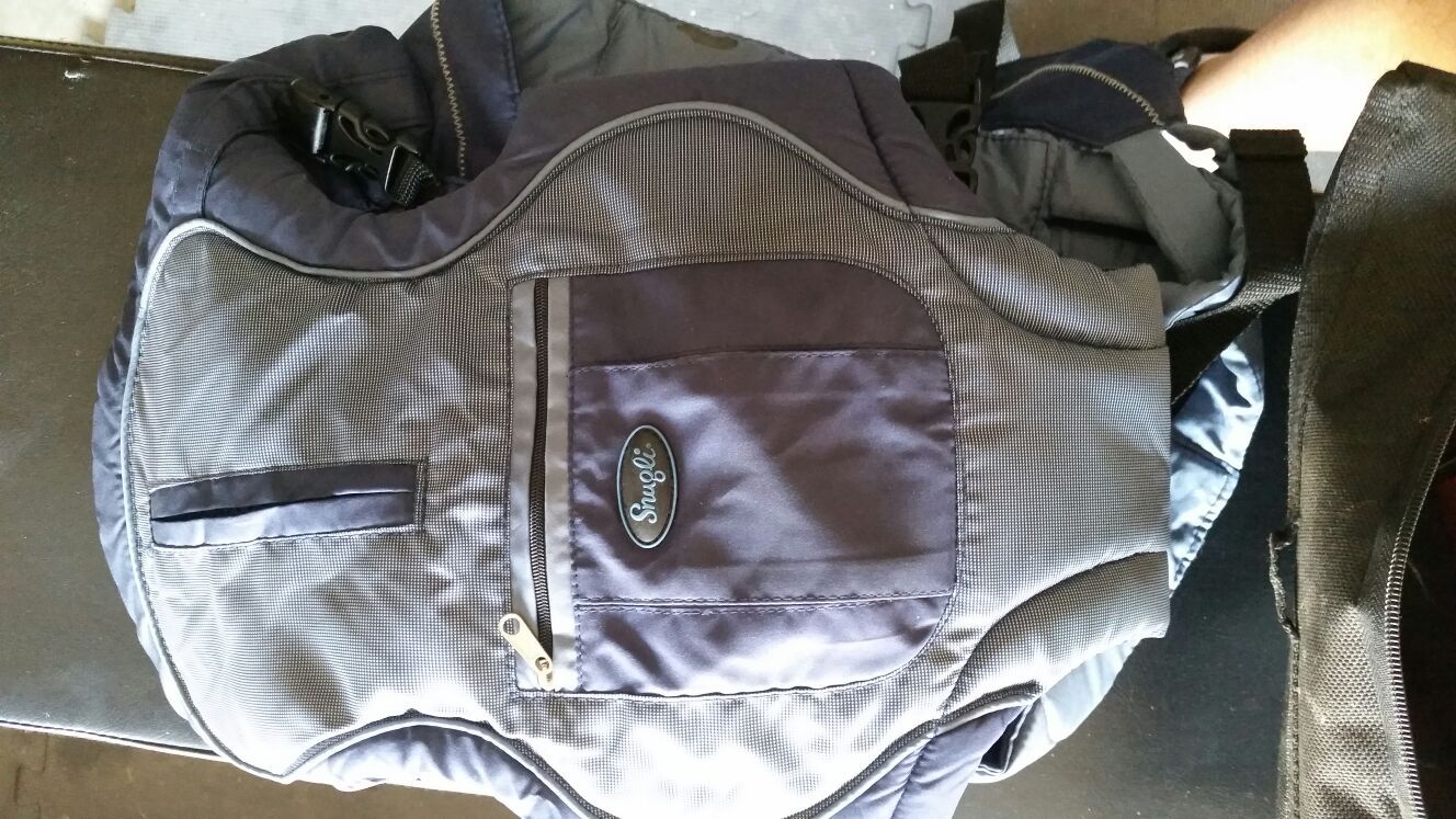 Snugli soft baby carrier for infants