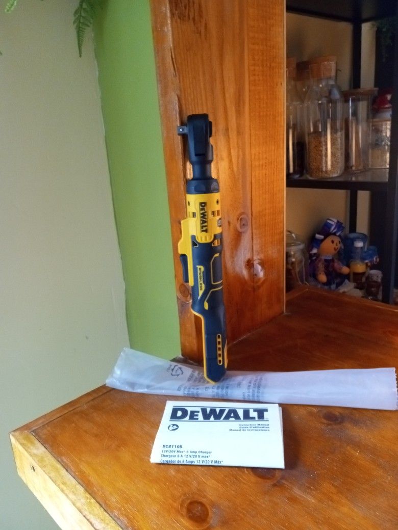 DeWalt 20v. New. Ratchet. 3/8". Brushless. Motors