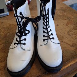 Women's Lace & Zippered Boots