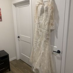 Ivory/Offwhite Wedding Dreas