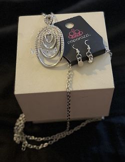 Paparazzi Necklace And Earrings Set 
