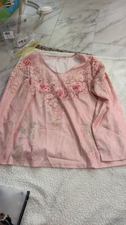 Women shirts different colers different size