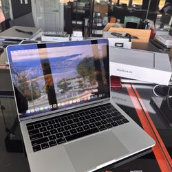 Apple 13” 2019 MacBook Pro Core i5 16GB Ram 512SSD!90 day warranty! We offer financing!