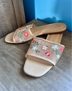 Floral Embroidered Slide Sandals – Size 7