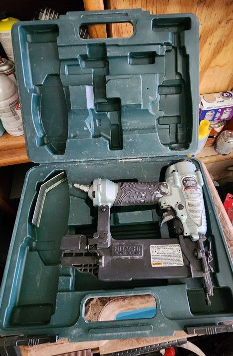 Hitachi Finish Nailer 