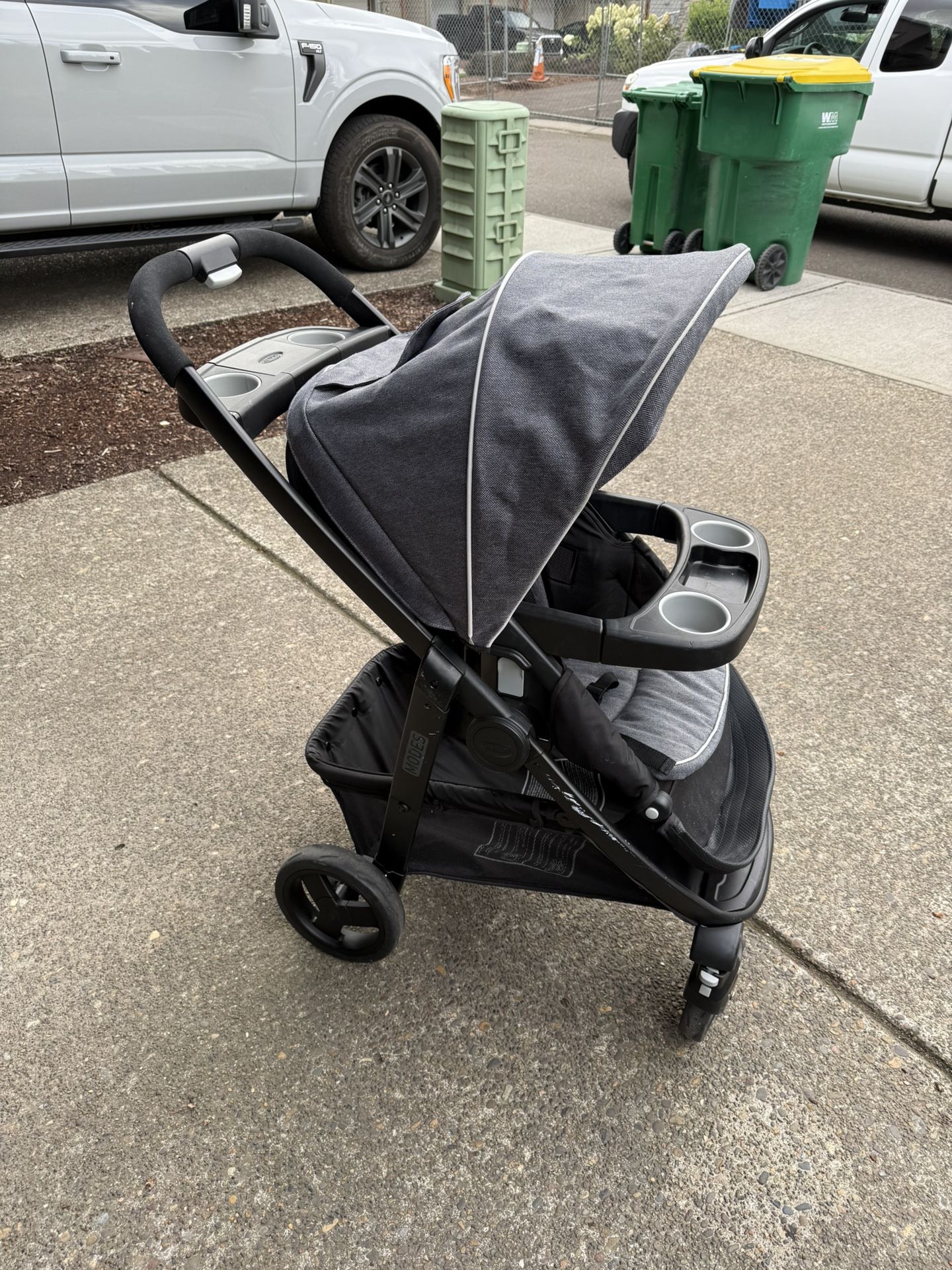 Graco stroller (barely Used)