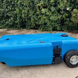 Barker 4-Wheeler Tote Tank- 42 Gallons Capacity 