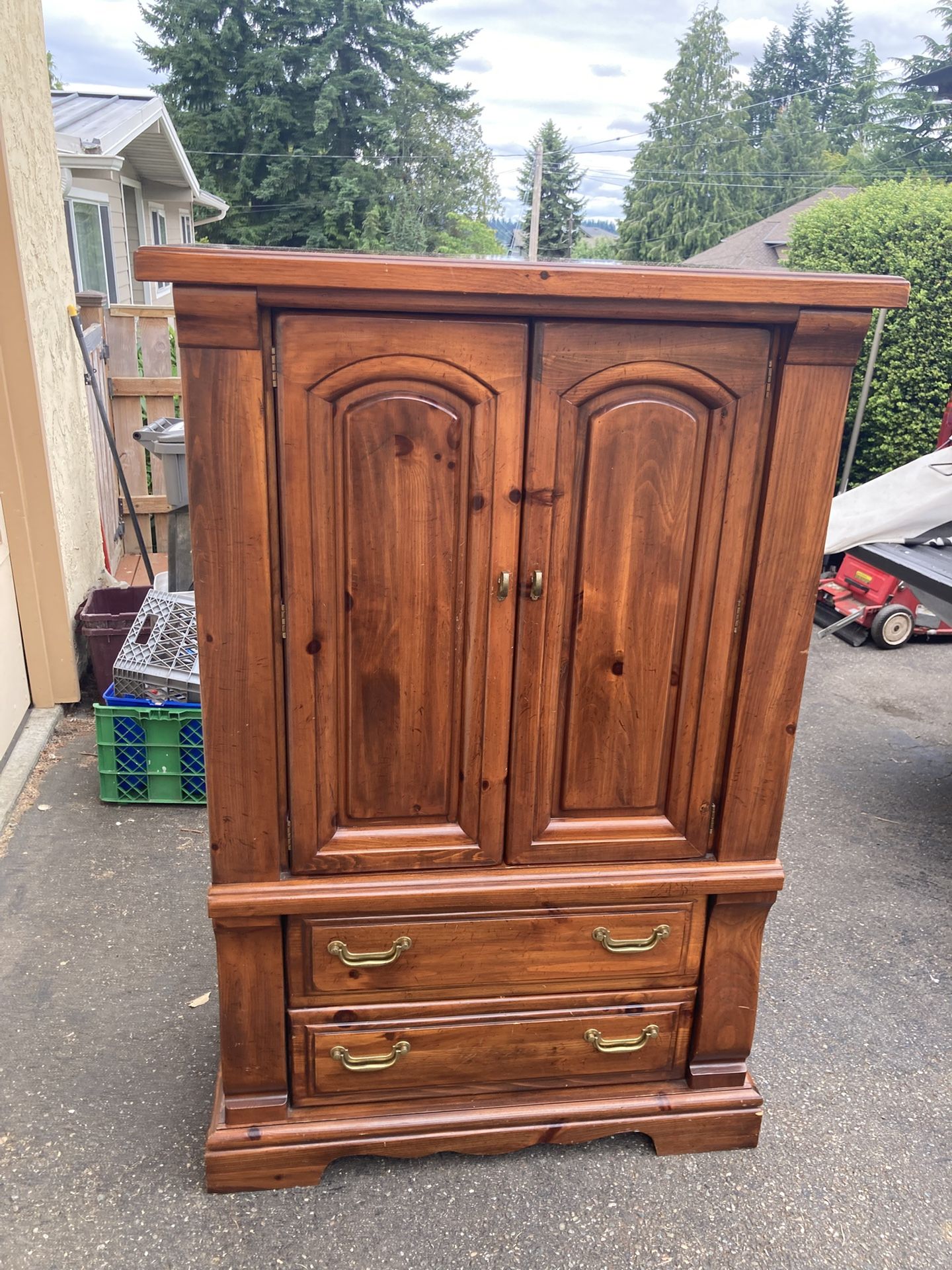 Dresser, Armoire, Oak, 4 Drawers, 4 Cube Storage, Delivery