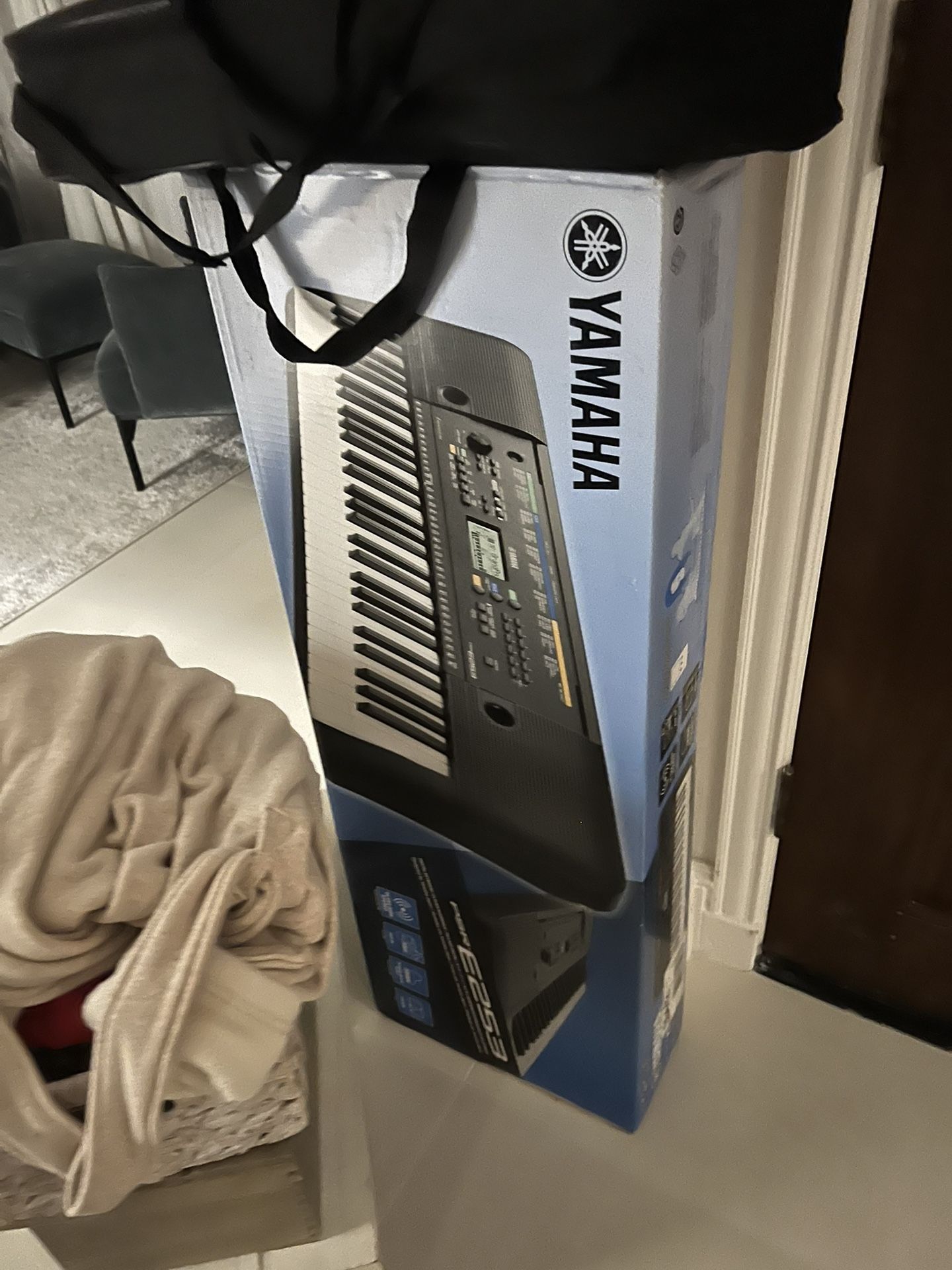 Yamaha e253 Keyboard Piano Brand New