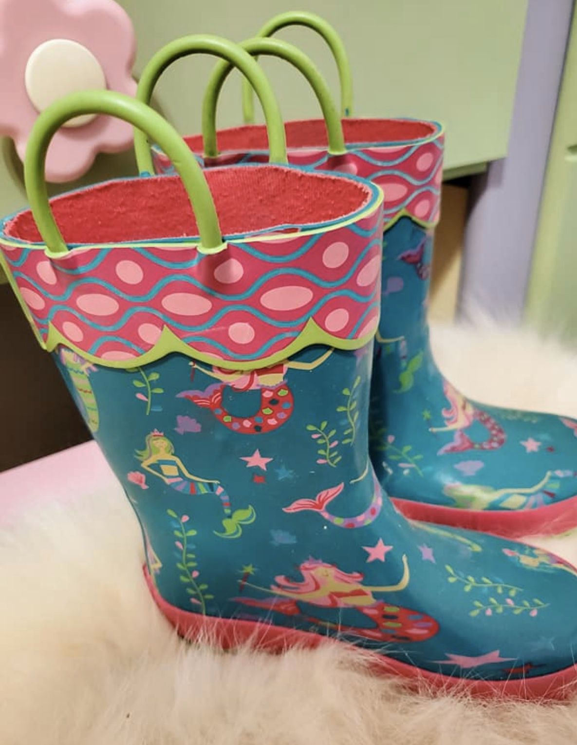 Girl water boots