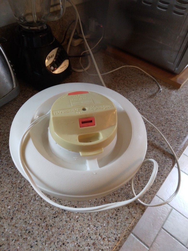 vintage Hankscraft vaporizer/humidifier by Gerber
