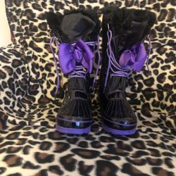 Girls Boots Sz5 