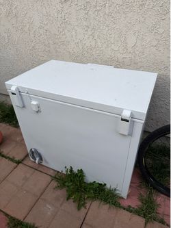 Deep freezer