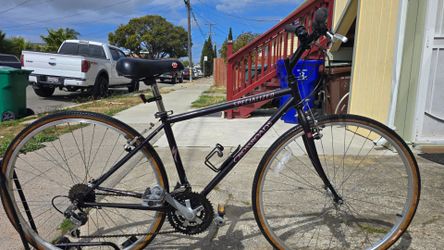 1990s vintage Specialized Crossroads hybrid/comfort bicycle Medium Size Frame